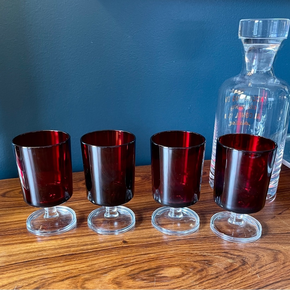 Set of 4 Mid Century Glassware EUC